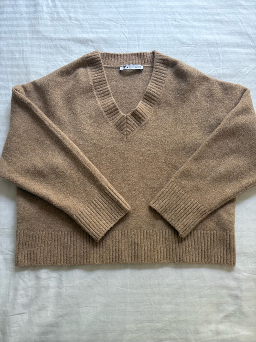 Zara Beige V-Neck Sweater - Picture 2 of 9